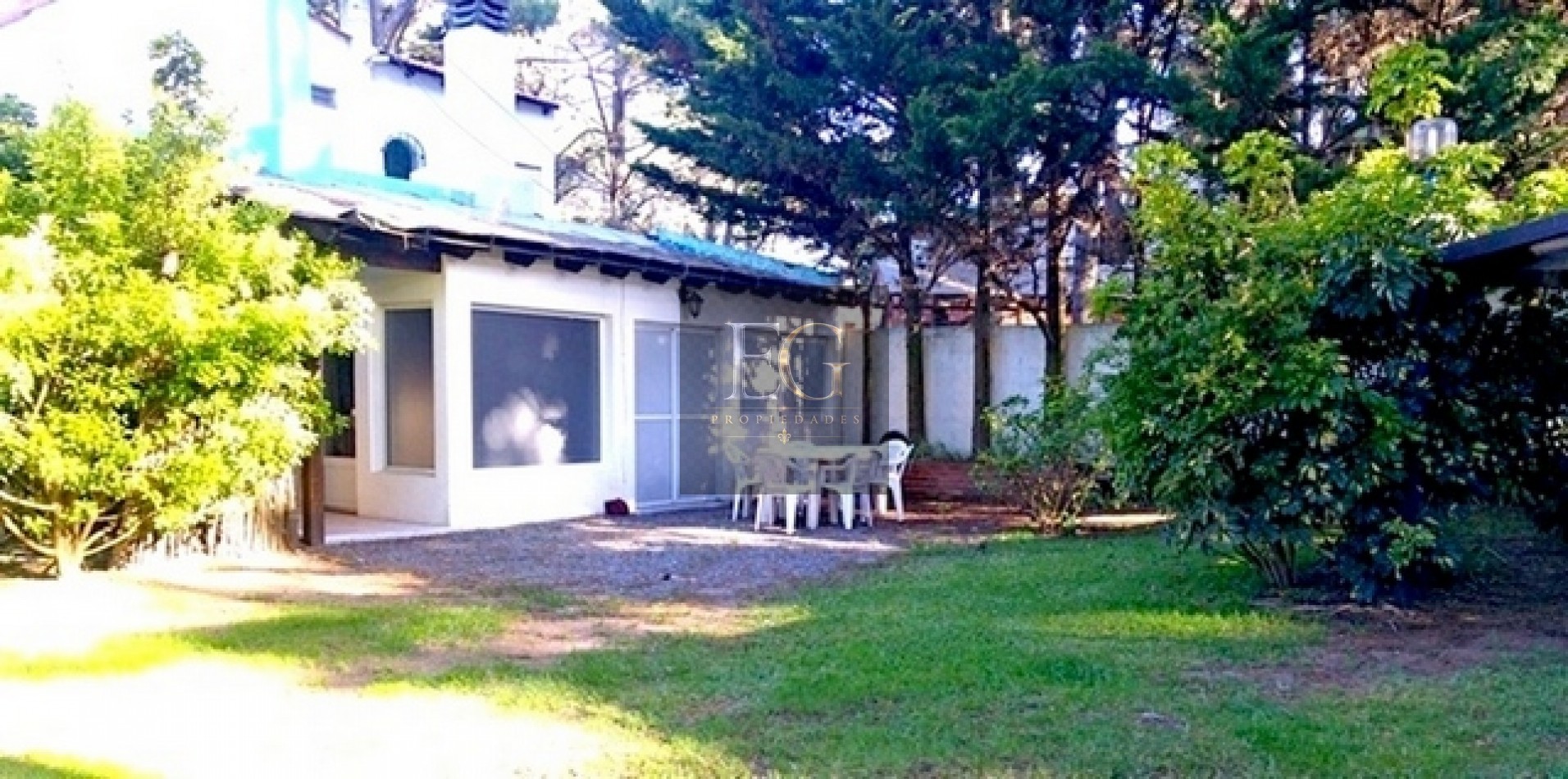 Chalet (3 unidades en lote de 15 X 45)
