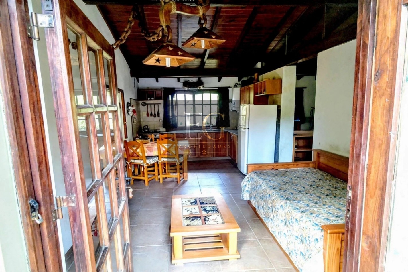 CABAÑA (3 unidades en lote de 15 X 45 - no comparten espacios-