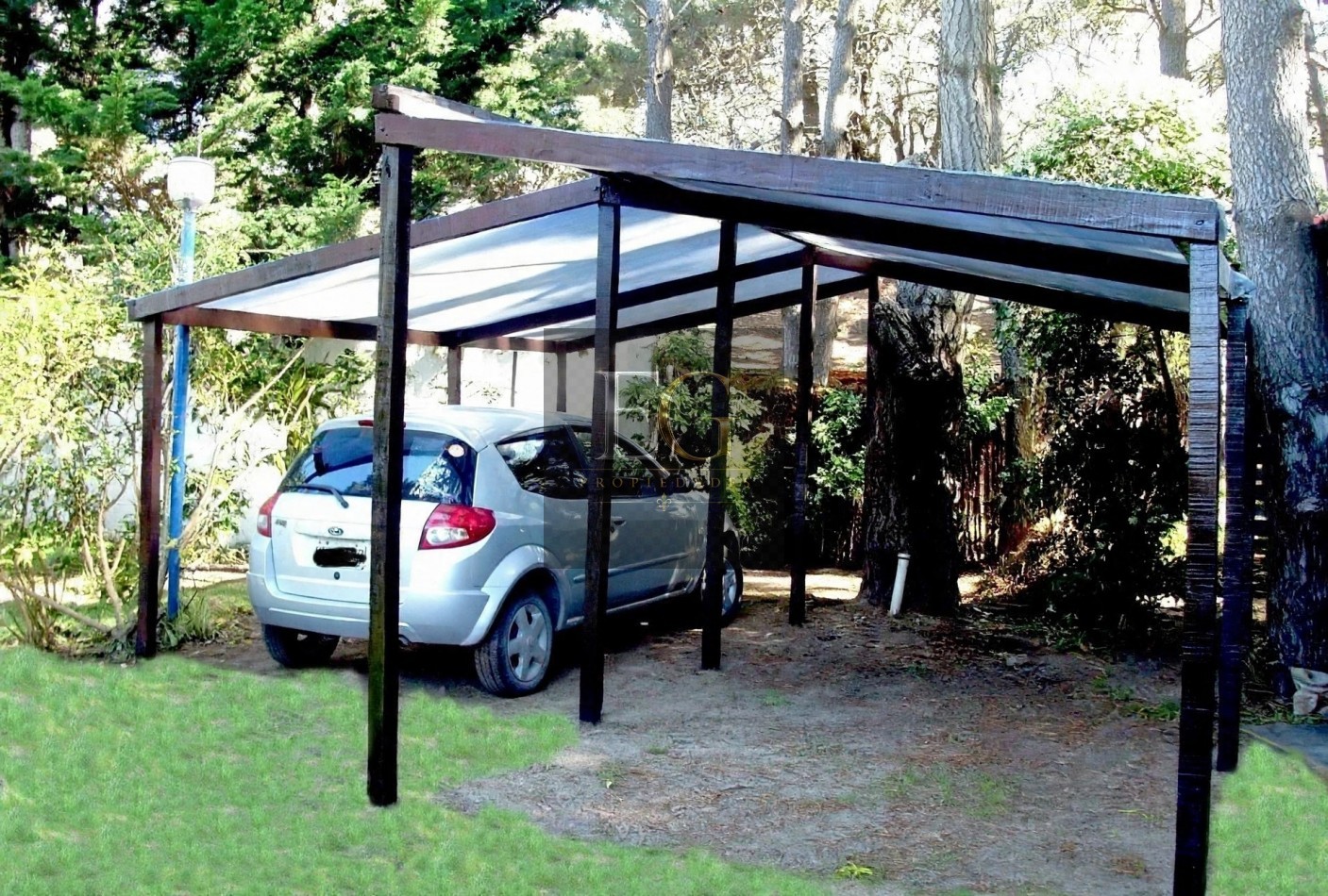 CABAÑA (3 unidades en lote de 15 X 45 - no comparten espacios-